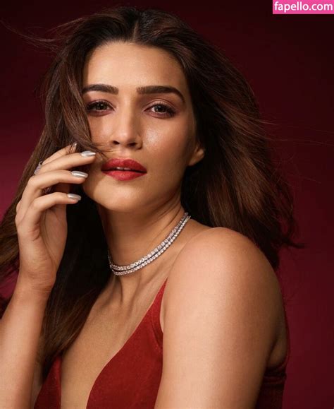 Kriti Sanon Kritisanon Nude Leaked Photo 70 Fapello