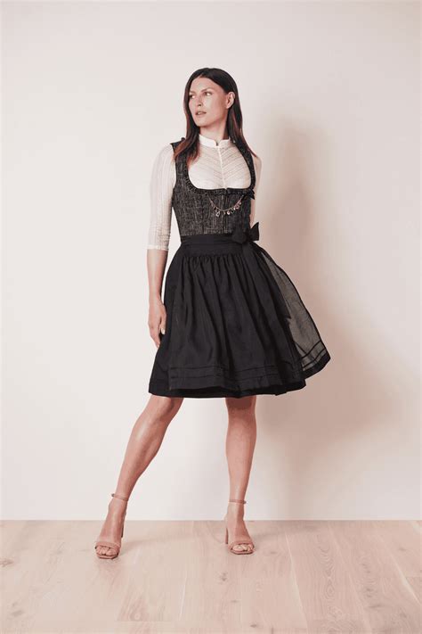 Dirndl Lea Cm In Zwart In De Kr Ger Dirndl Online Shop