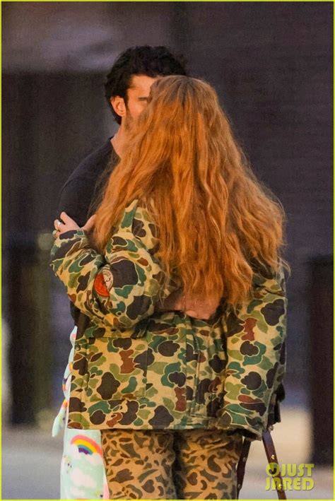 Blake Lively Justin Baldoni Share Passionate On Screen Kiss While