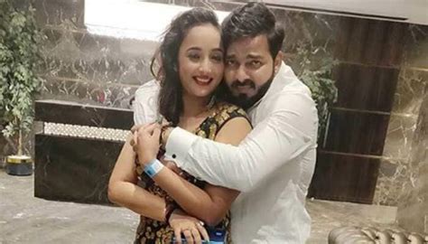 We Bet You Can T Recognise Pawan Singh In This Pic With Rani Chatterjee Bhojpuri News Zee News