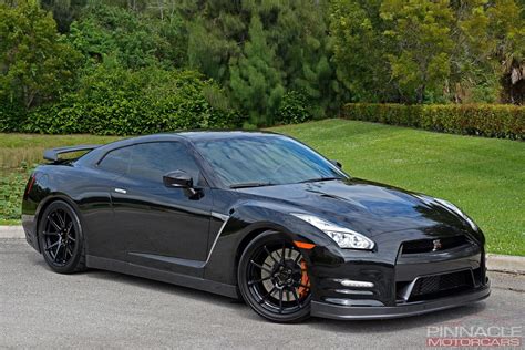 Nissan GT-R R35 Black Forgeline GA1R Open Lug | Wheel Front