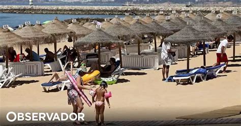 Homem De Anos Morre Na Praia De Quarteira Depois De Entrar Em