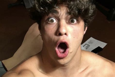 Noah Centineo Mostra I Peli Pubici Video Porno Bitchyx