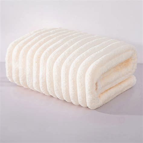 New Coral Velvet Towel Bath Towel Set With Thickened Absorbent Beach Towelsand Free Beach Towel