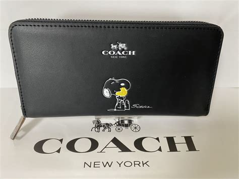 Coach コーチ長財布 スヌーピーコラボ ラウンドファスナー女性用財布｜売買されたオークション情報、yahooの商品情報をアーカイブ公開