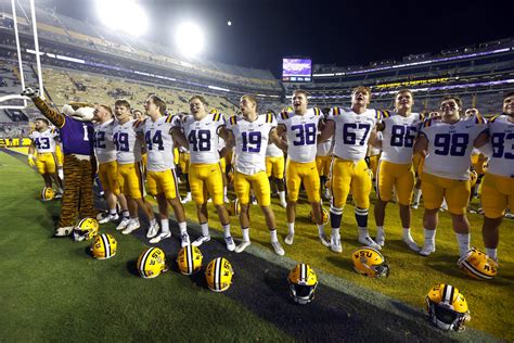 Lsu And Auburn Football Teams Meet In Sec Clash Saturday Night Espn 981 Fm 850 Am Wruf