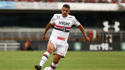 SPNet São Paulo faz jogo duro Sport e deixa futuro de Diego Souza