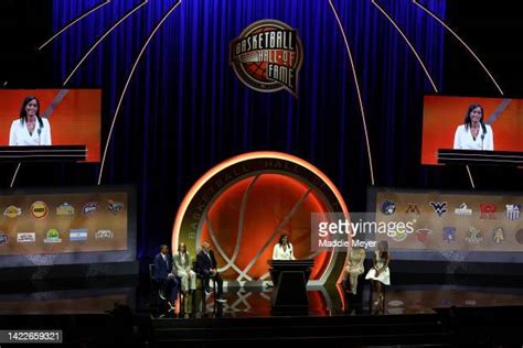 Basketball Hall Of Fame Enshrinement Ceremony Fotografías E Imágenes De