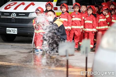 南投消防局舉辦消防節擴大宣導活動 小小消防員學急救射水 Ettoday地方新聞 Ettoday新聞雲