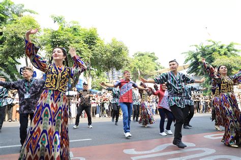 Surabaya Cross Culture International Folk Art Festival Satukan Budaya