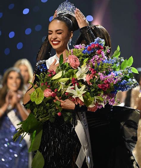 The Meaning Behind Miss Universe 2022 Rbonney Gabriels Black Gown