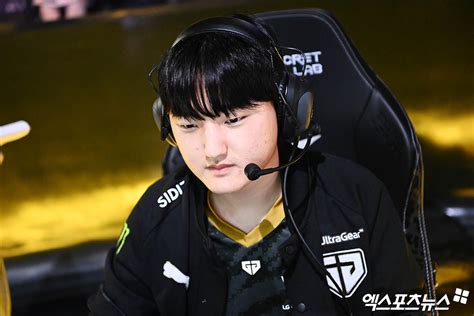 2r 직행까지 한 걸음 젠지 압도적인 경기력으로 1세트 승리 [lck] 네이트 뉴스