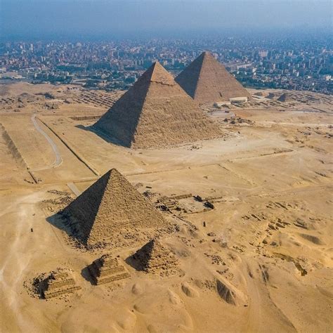 HALF DAY TOUR TO GIZA PYRAMIDS AND SPHINX