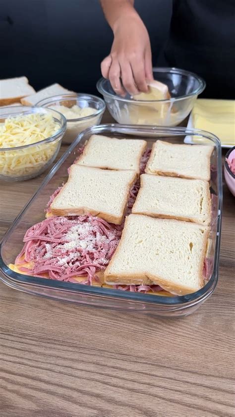 Lanche de forno que serve toda a sua família Lanche de forno que