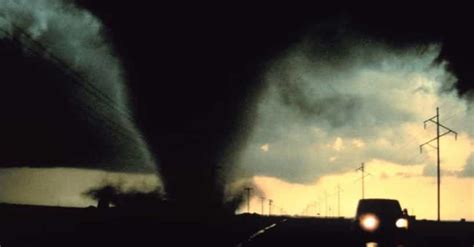 More Absolutely Terrifying Tornado Videos