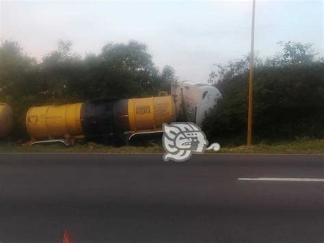 En autopista Orizaba Puebla se accidenta tráiler