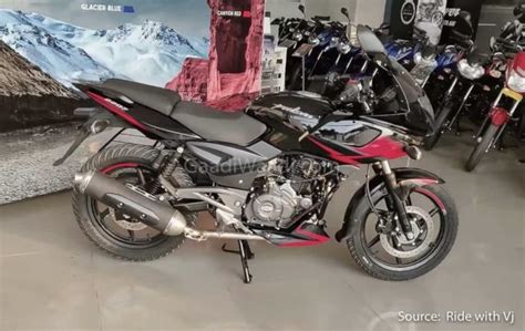 Bajaj Pulsar 220f Abs Spotted At Dealership Price And Feature Details