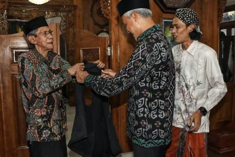 Silaturahmi Ke Abah Suyuthi Kendal Ganjar Seperti Keluarga Akurat