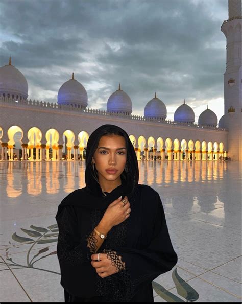 Azra Mian In Dubai Dubai Photoshoot Morocco Travel Outfit Sheikh Zayed Grand Mosque