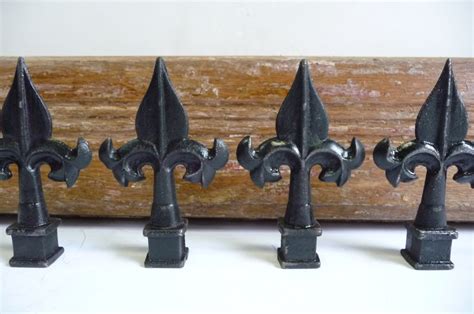 4 Cast iron Finials Caps Wrought iron fence posts Fleur De Lis