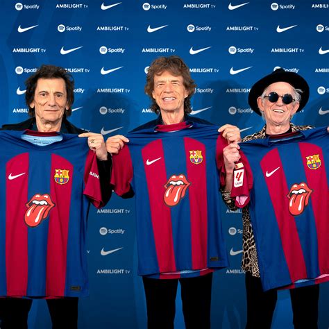 Le FC Barcelone présente son maillot Rolling Stones et les