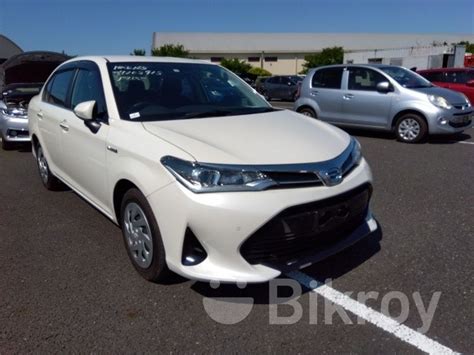 Toyota Axio G Pkg Hybrid Pearl For Sale In Baridhara Bikroy