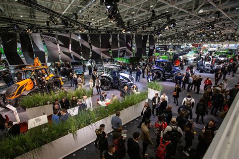 Traktoren Valtra Agritechnica 2019 Die Welt Mit Anderen Augen Sehen