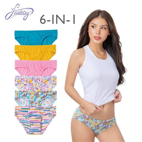 4 Hot Sexy Nadira Bikini Pics