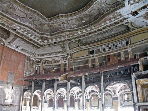 Detroit’s Michigan Theater: The Most Beautiful... - Fuerstin von Sumatra