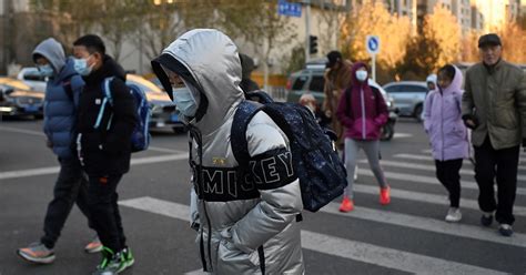 【中國一分鐘】「開學了 學校沒了」中國多地學校大規模消失 中國新茶飲 劉亦菲 中國足壇 新唐人电视台