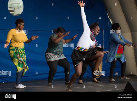 Dances From Around The World Hi Res Stock Photography And Images Alamy