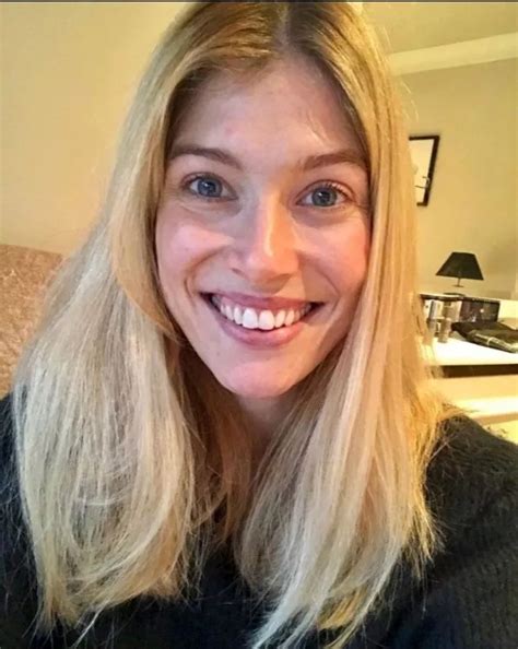 Hot Sexy Lauren Drummond Bikini Pics