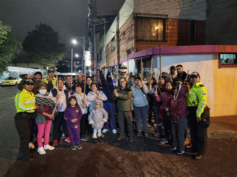 Polic A Dmq Zona On Twitter Polic A De Barrio Realizamos Un