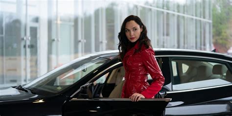 Gal Gadot Says 'Red Notice 2' Is Definitely Happening