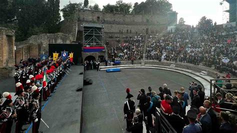 Pompei E La Festa Dellarma Dei Carabinieri Agli Scavi Lo Strillone