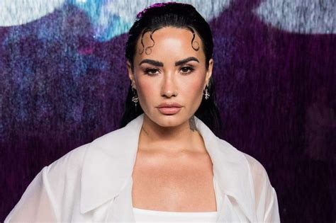 Demi Lovatos Bio Net Worth Career Age Spouse And More The News God