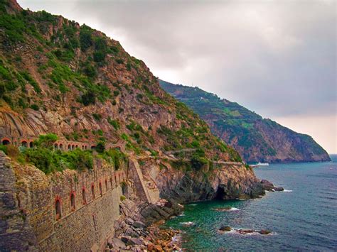 Hiking Trail of Cinque Terre Italy 2e - 2TravelDads