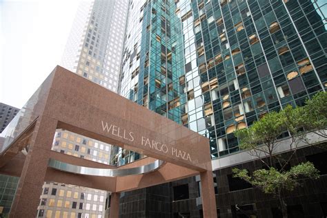 Downtown Houston skyscraper window repairs continue after deadly