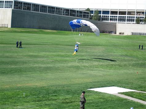 Img Wings Of Blue Usafa Parachute Team Watling Flickr