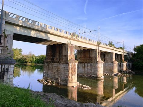 Pont Ferroviaire De Parona V Rone Structurae