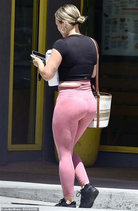 Hilary Duff Shows Off Her Killer Physique In Skintight Leggings And