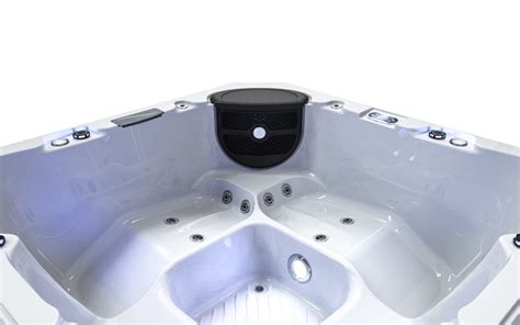 Nautilus Reef 5 Person 2 Lounger Hot Tub Wild Water Spas