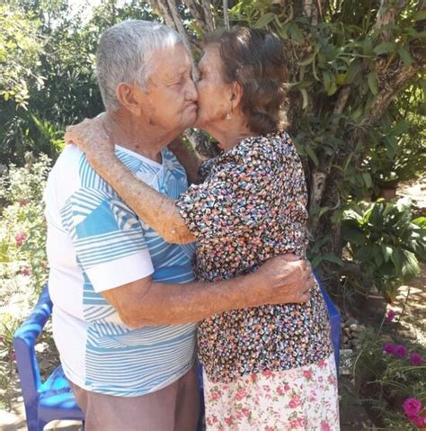 Abuelitos Celebran A Os De Amor Sitio Media