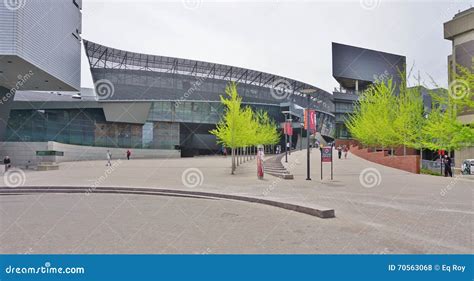 University Of Cincinnati Bearcat Mascot Statue On Campus Editorial ...