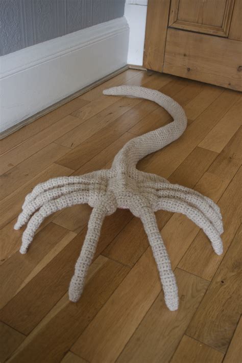 Crocheted Facehugger By Soggy Wolfie On Deviantart