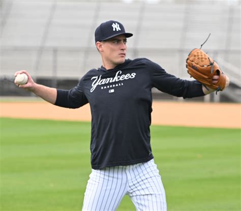 📸 Latino Sports Gallery New York Yankees 2024 Spring Training Workout Day Latino Sports