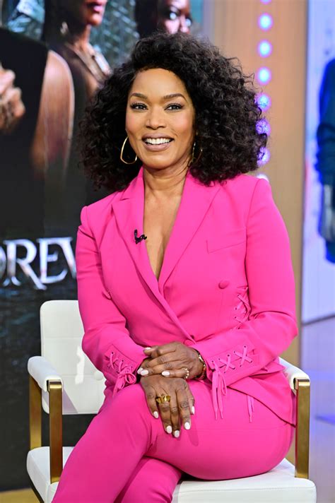 Style File Angela Bassett Promotes Black Panther Wakanda Forever In Moschino Stella Jean And