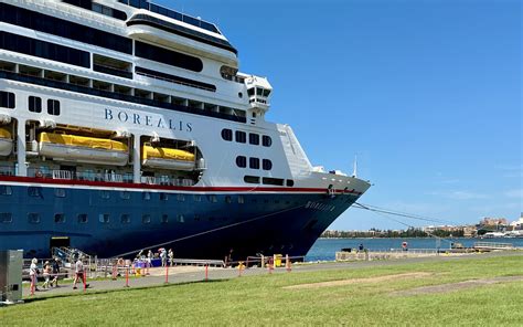 Borealis cruise ship cruise: Review, ship tour & deck plans