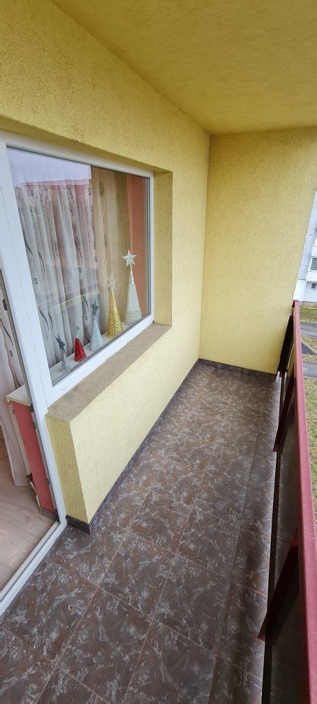 Vând apartament 3 camere decomandat Turda OLX ro