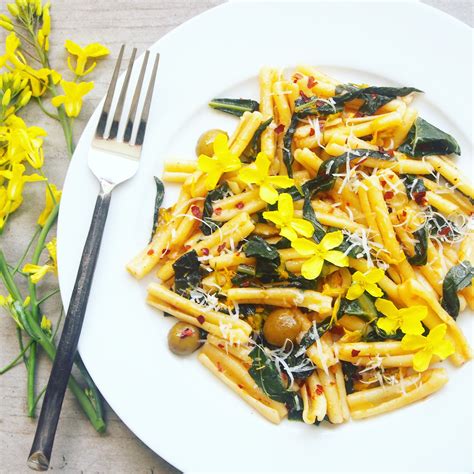 Kale Pasta With Kale Flowers In A Garlic Infused Tomato Sauce — Diet